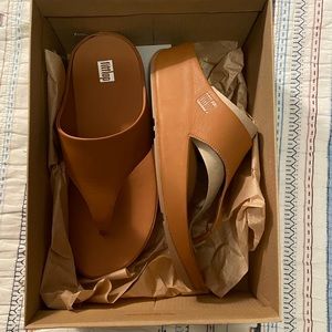 Fitflop leather toe post flops size 9 women’s